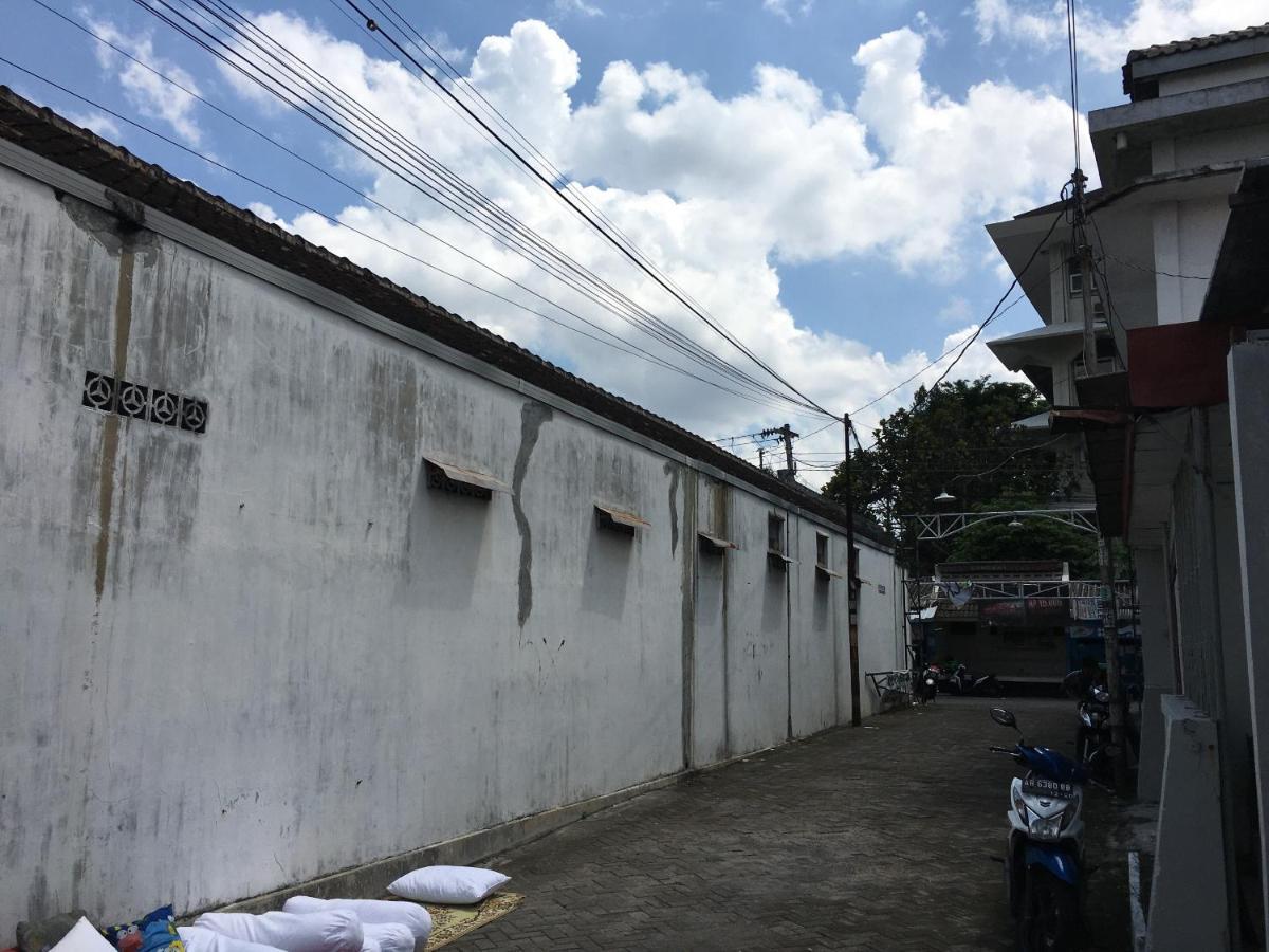 Tambak Bayan Guesthouse Kejayan Exterior photo