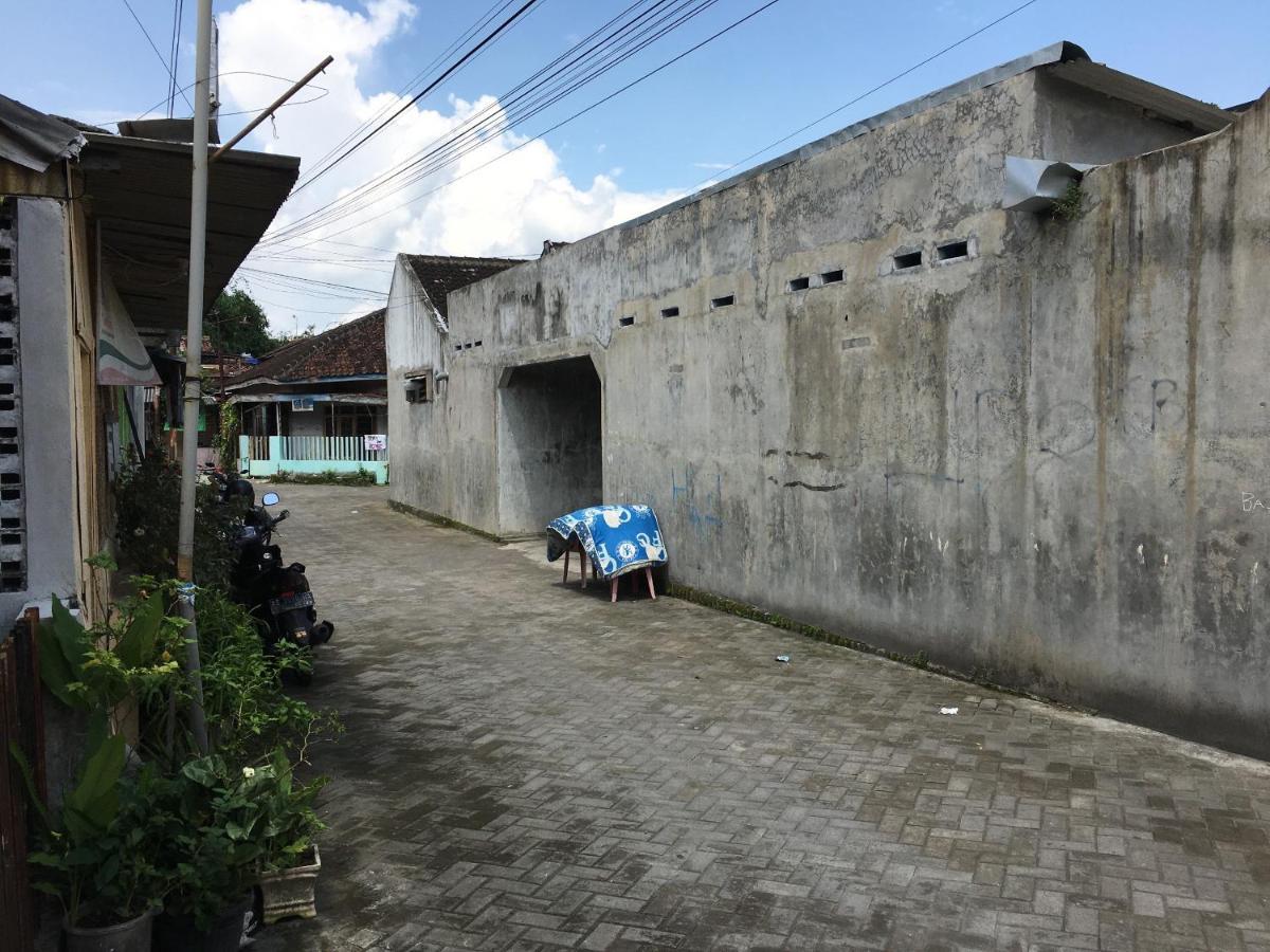 Tambak Bayan Guesthouse Kejayan Exterior photo